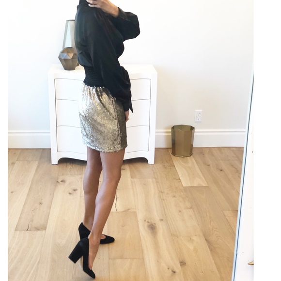 RENO Gold Sequin Mini Skirt NYE - Picture 5 of 8